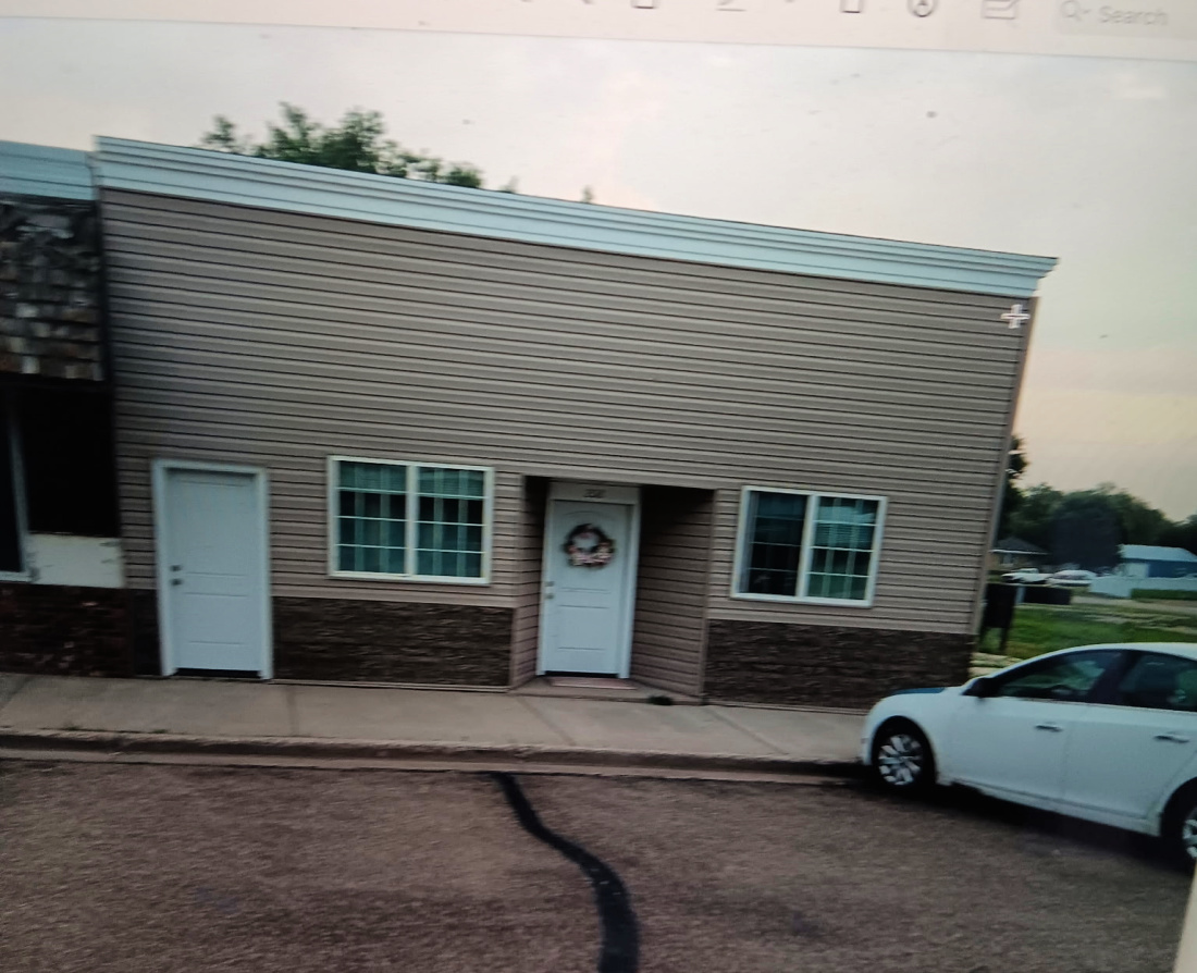 4/1 SFR + LOT IN STANTON ND.FOR SALE $ 30K UNDER VALUE. OWNER FINANCING.